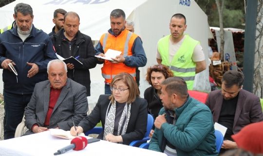 BAŞKAN ŞAHİN, NURDAĞI’NIN KÖYLERİNDE YAŞAYAN DEPREMZEDELERLE BİR ARAYA GELDİ!