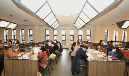 ŞEHİTKAMİL SANAT KÜTÜPHANESİ’NE YOĞUN İLGİ