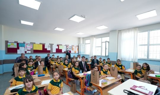 ŞEHİTKAMİL&acute;DEN 124 BİN 122 ÖĞRENCİYE KARNE HEDİYESİ   
