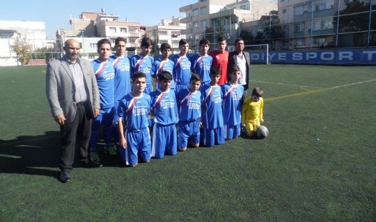 Aydınbaba gençlerle güldü 8-2