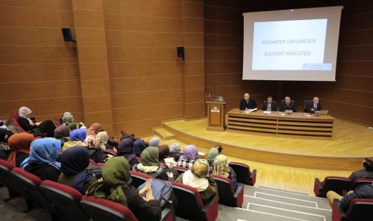 GAÜN’DE ‘ETKİLİ ARAPÇA ÖĞRETME - ÖĞRENME TEKNİKLERİ’ PANELİ   