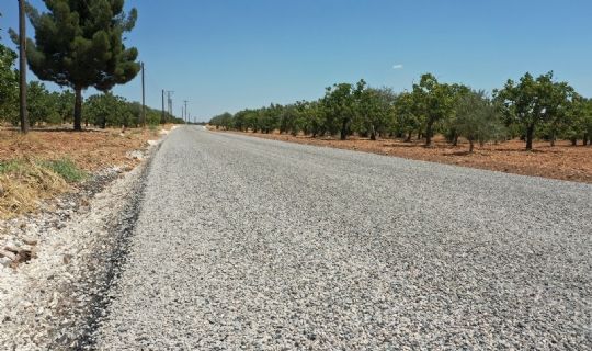TAŞRA İLÇELERDE YOL YAPIM VE ONARIM ÇALIŞMALARI DEVAM EDİYOR