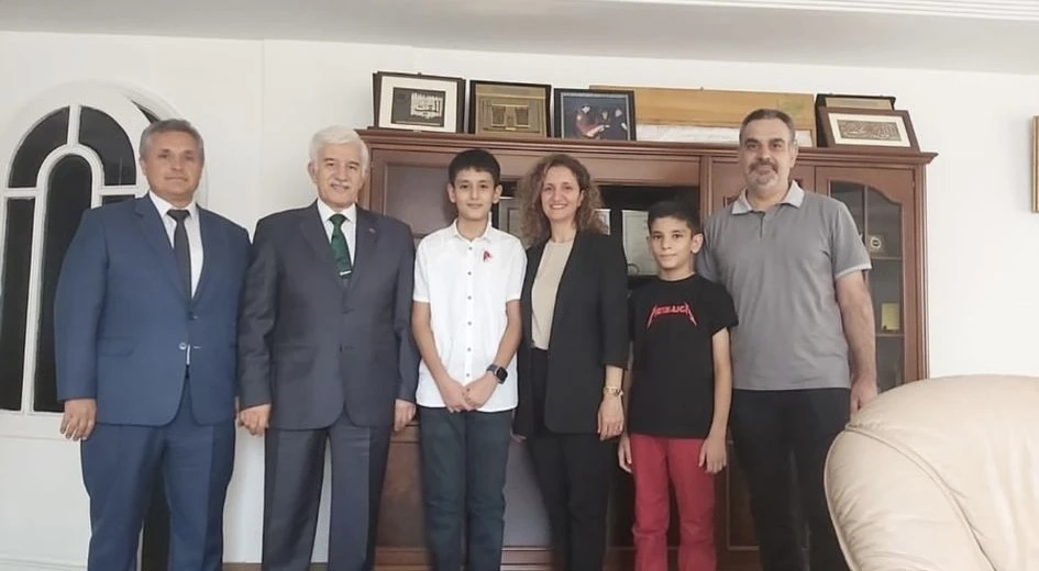 Anne Baba öğretmen, Abi ve kardeş YKS ve LGS Türkiye birincisi.
