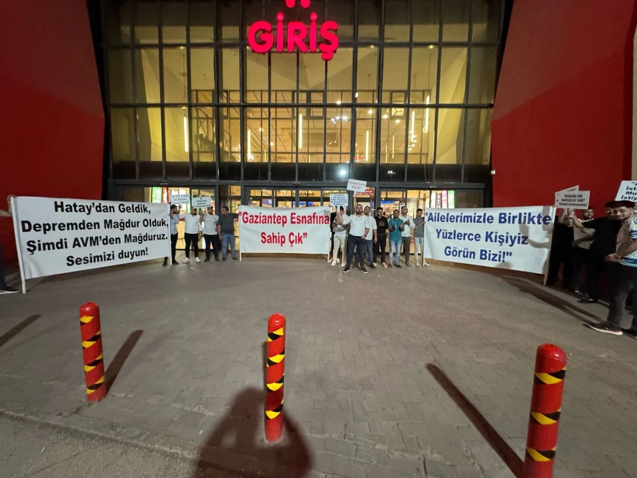 Anpa Gross 27 esnafı dertli. “Emeğimiz Yok Sayılıyor, Geleceğimiz Gasp Ediliyor”
