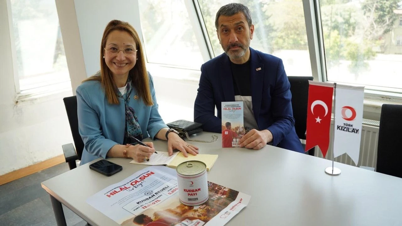 Bakbak’tan Kızılay’a Anlamlı Destek