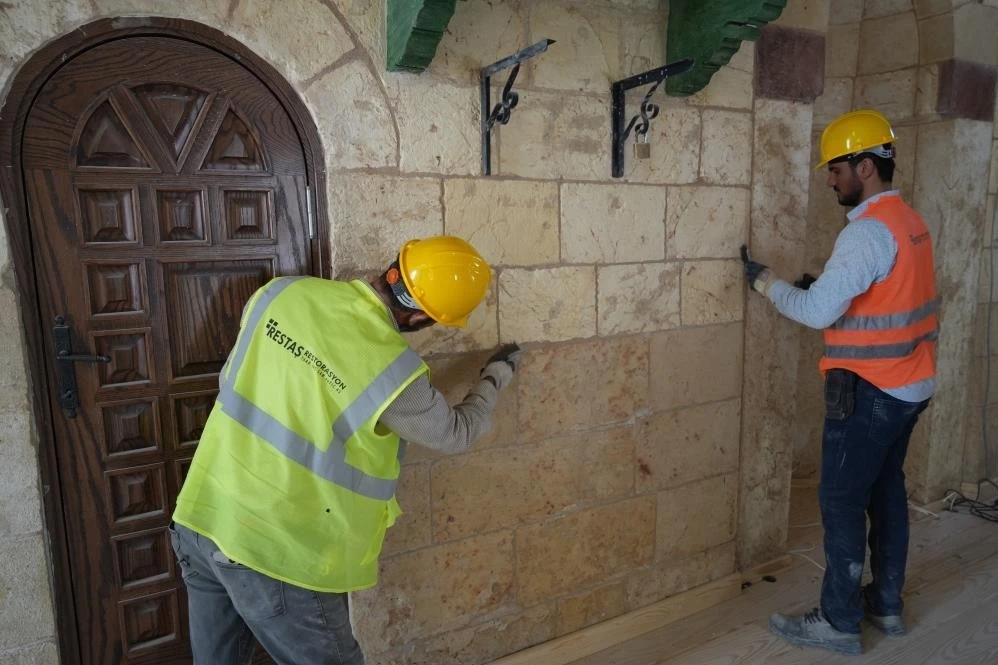 Depremde yıkılan tarihi camiler yeniden ayağa kaldırılıyor