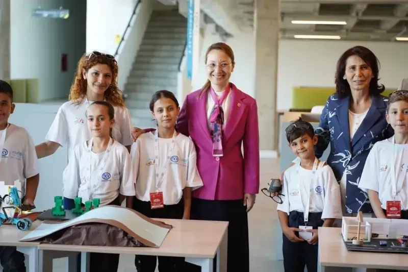 Derya Bakbak’tan Bilim Merkezine Ziyaret: “Gençlerimizin Heyecanı Umut Veriyor”