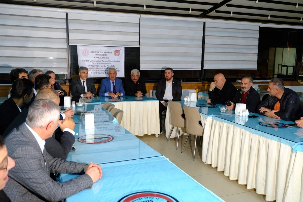 Gazeteciler Doğu-Batı kardeşliği için Siirt’te toplandı