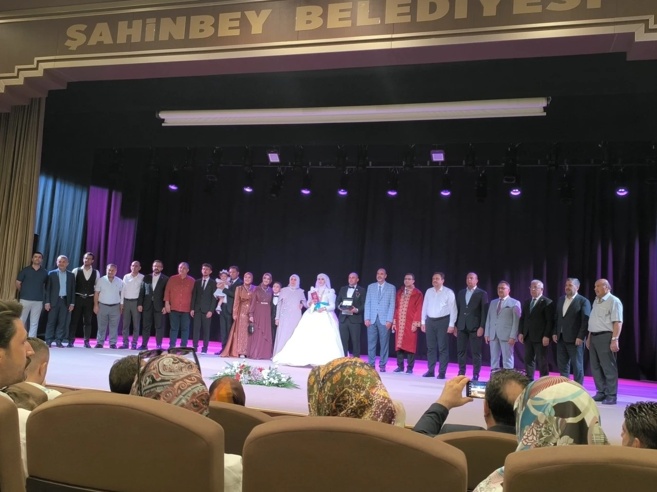 Gaziantep Siyasetinden Düğün Buluşması: Halil Abar’ın Kızının Nikahı Yoğun Katılımla Gerçekleşti