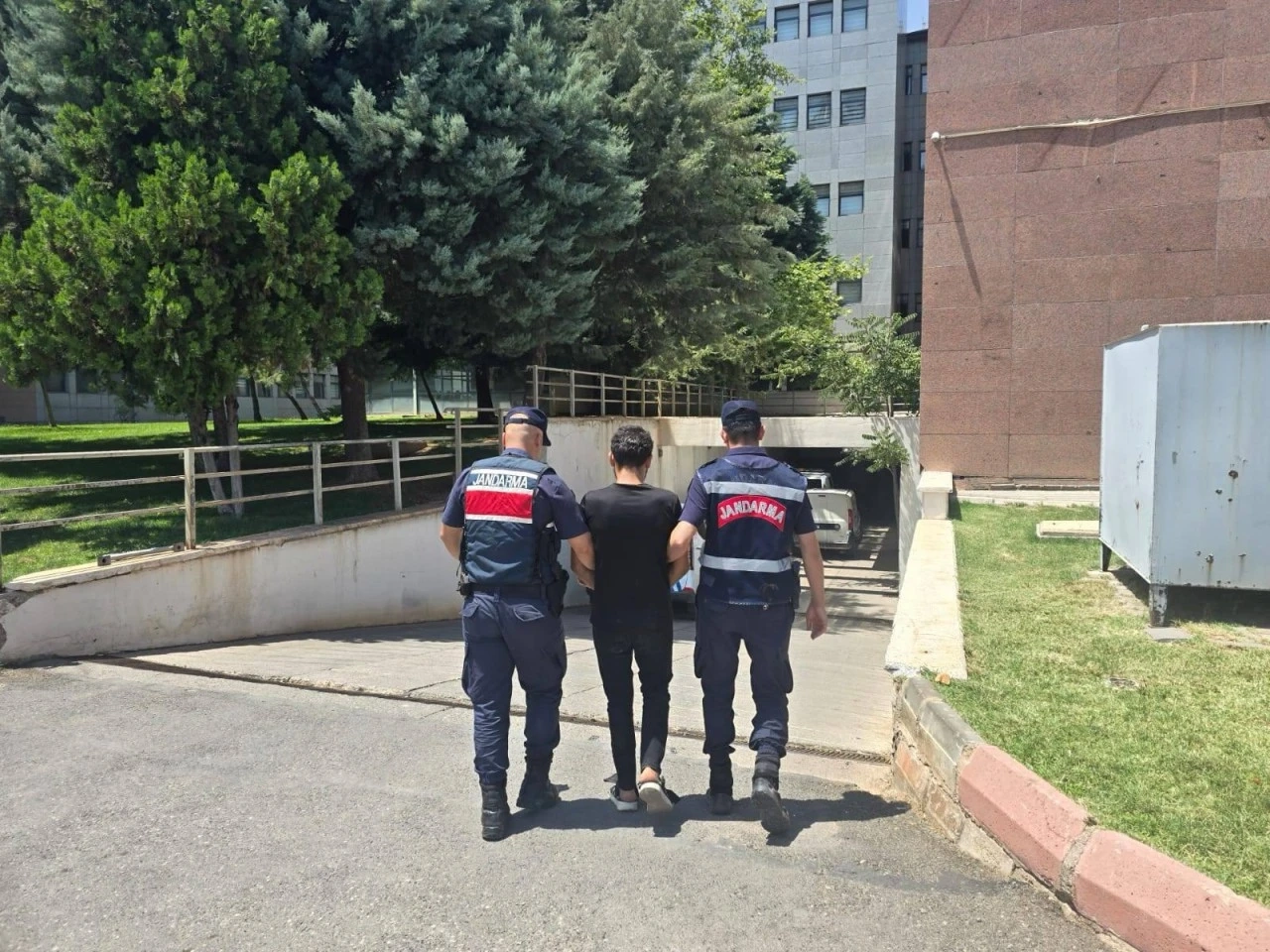 Gaziantep’te 10 Yıl 7 Ay Hapis Cezası Bulunan Şahıs Jandarmaya Takıldı