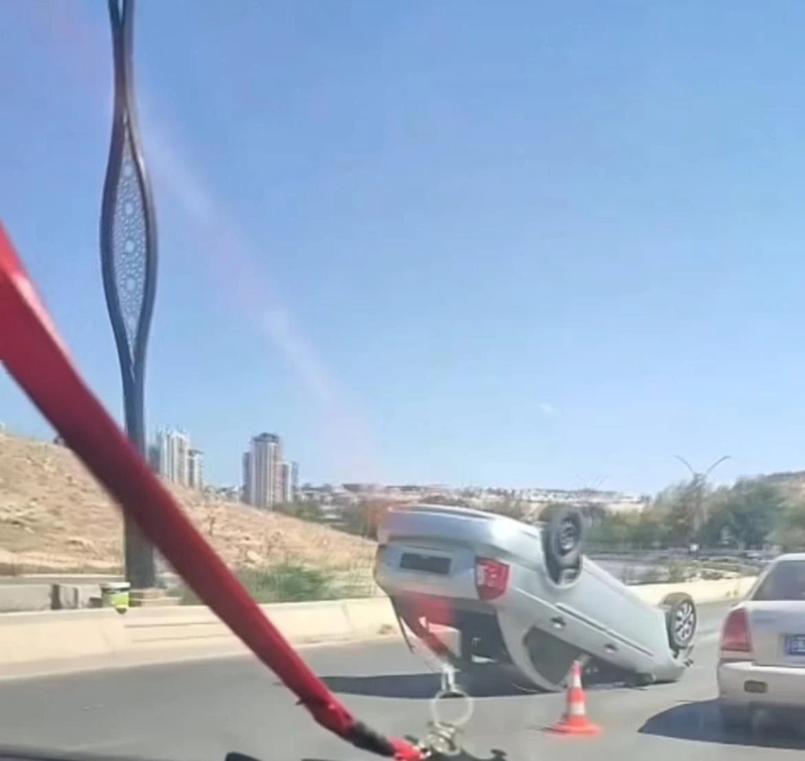 Gaziantep’te Araç ters döndü