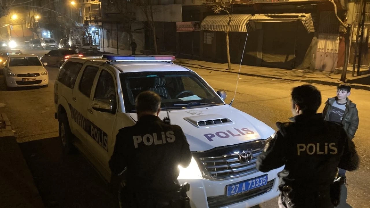 Gaziantep’te Bakkal Dükkanına Silahlı Saldırı: 2 Kişi Yaralandı