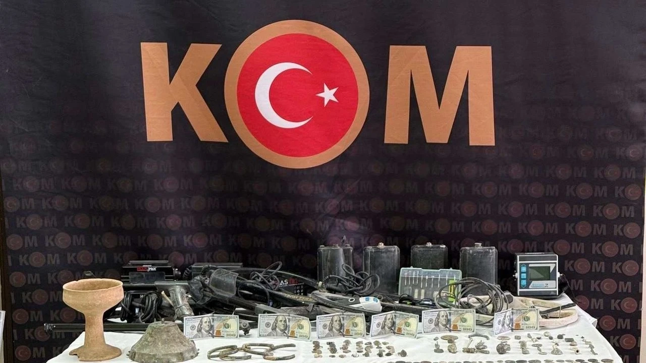 Gaziantep’te Baskın Yapılan Evlerde Tarih Fışkırdı!