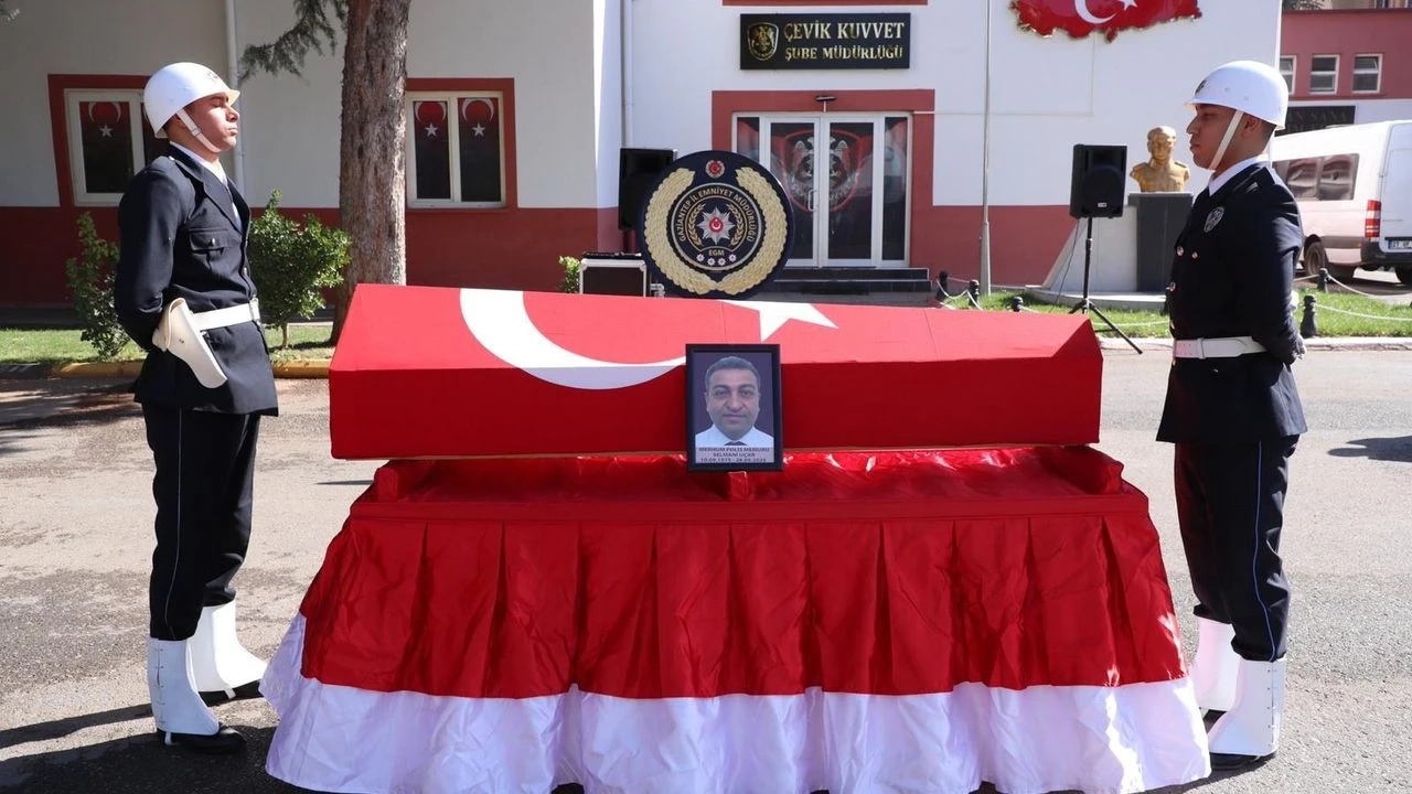 Gaziantep’te Genç Polis Memurunun Kalbine Yenik Düşmesi Üzüntü Yarattı