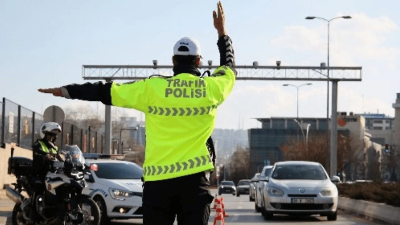 Gaziantep’te trafikte kaynak yapan sürücülere binlerce TL ceza!