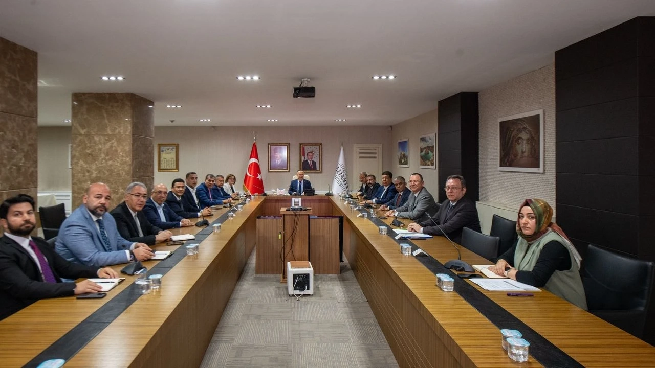 Gaziantep Valiliğinde kritik toplantı! Gelecek dönem hedefleri masada
