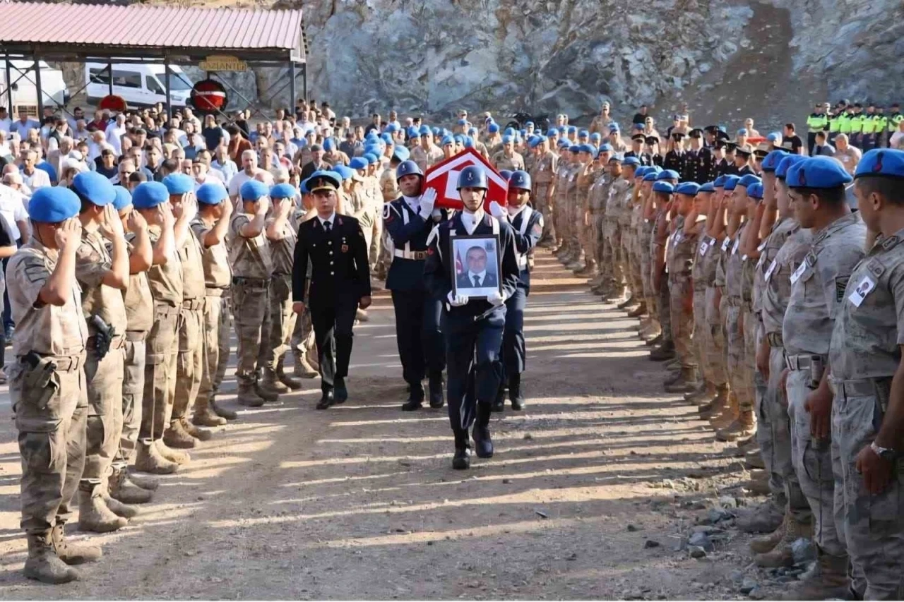 Kazada hayatını kaybeden uzman çavuş son yolculuğuna uğurlandı