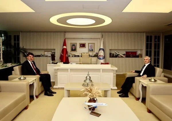 Kilis Valisi &Ouml;mer Kalaylı&rsquo;dan Başkan Mehmet Tahmazoğlu&rsquo;na İade-i Ziyaret