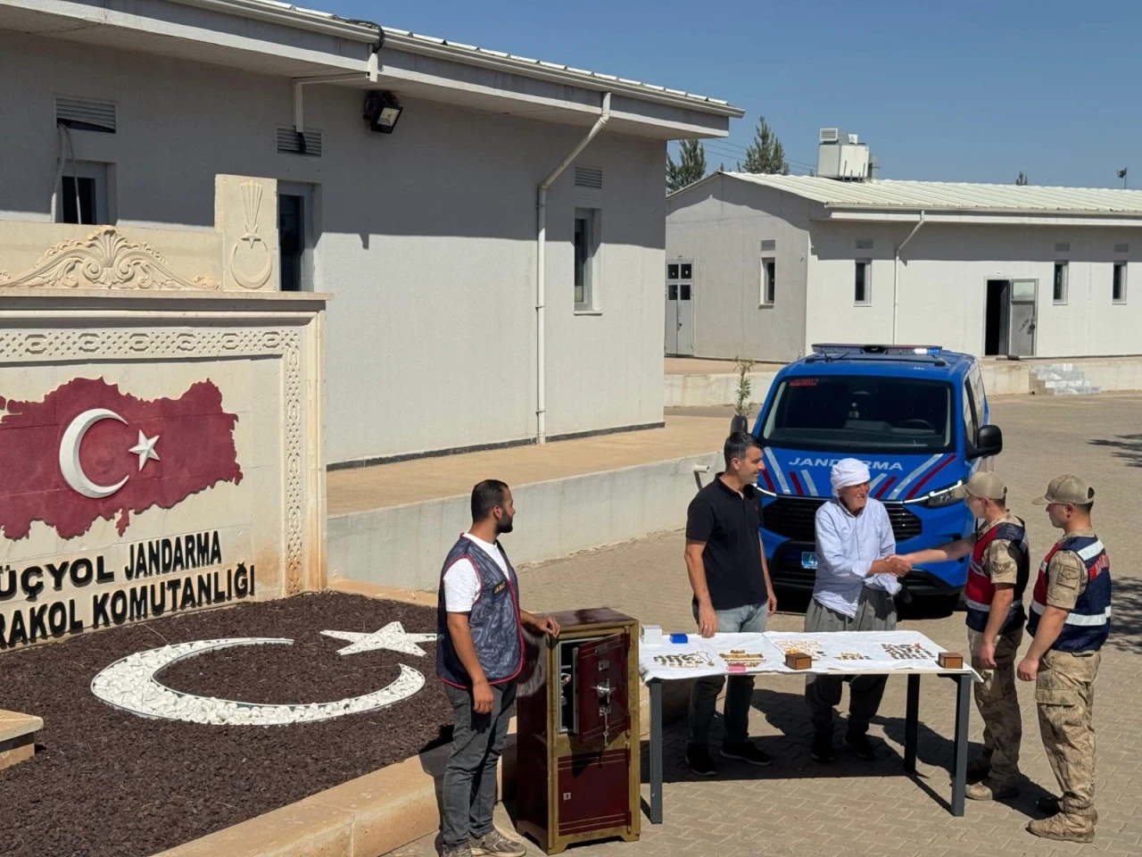 Mardin'de Jandarma, Çalıntı kasa ve 3 milyonluk altını Gübrelikte buldu