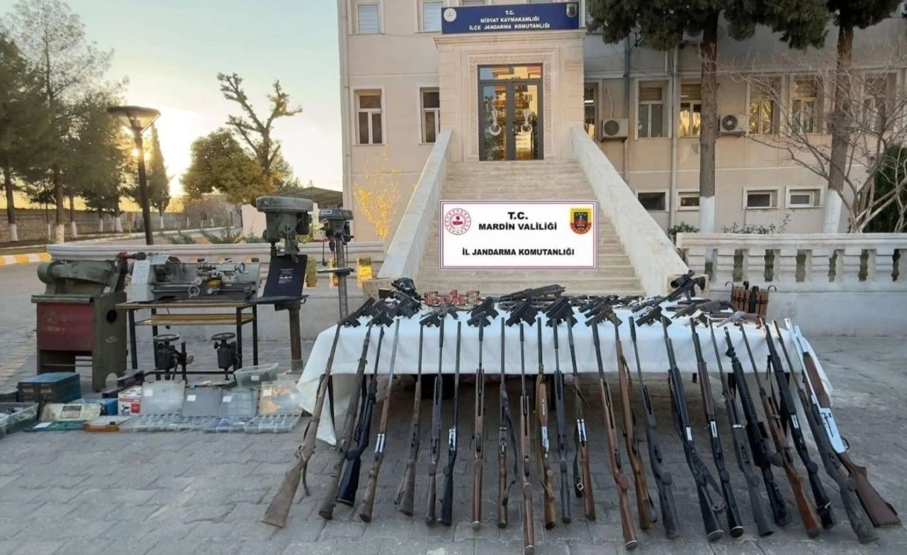 Mardin'de Jandarma’dan Yasa Dışı Silah İmalathanesine Baskın.