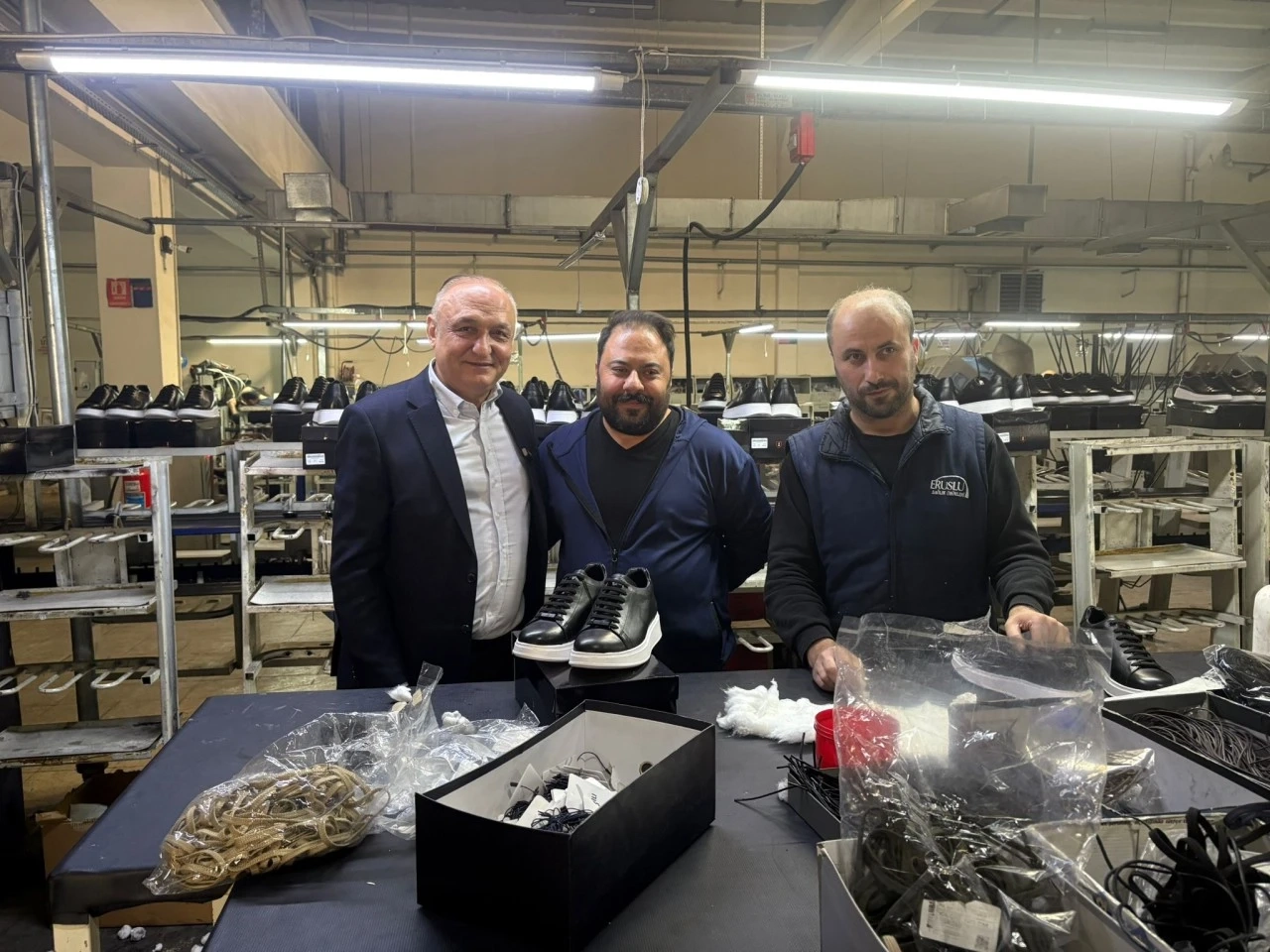 Melih Meri&ccedil;&rsquo;ten Ayakkabı Sekt&ouml;r&uuml;ne Kritik Uyarı: &ldquo;Emek Yoğun Sanayiler &Ccedil;&ouml;k&uuml;ş&uuml;n Eşiğinde&rdquo;