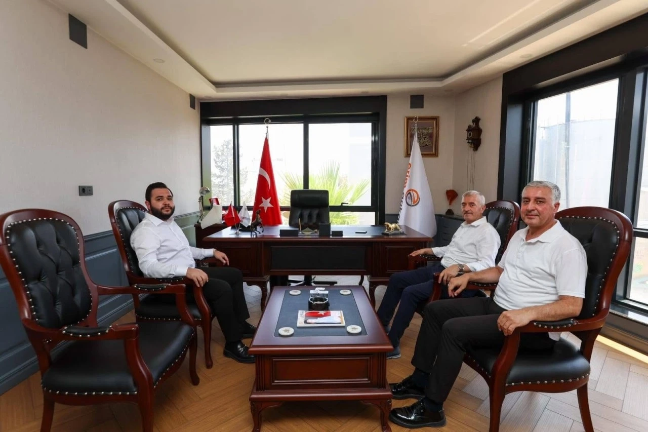 Nizip’te anlamlı buluşma; Şampiyon Kardeşlere umre müjdesi