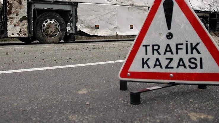 Öğrencileri taşıyan minibüs kaza yaptı: 2 ölü, 10 yaralı