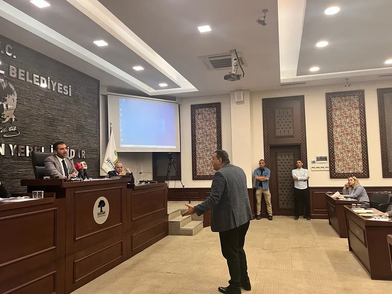 Şehitkamil Meclisi’nde gerginlik: Sen kimsin de CHP’yi ağzına alıyorsun?