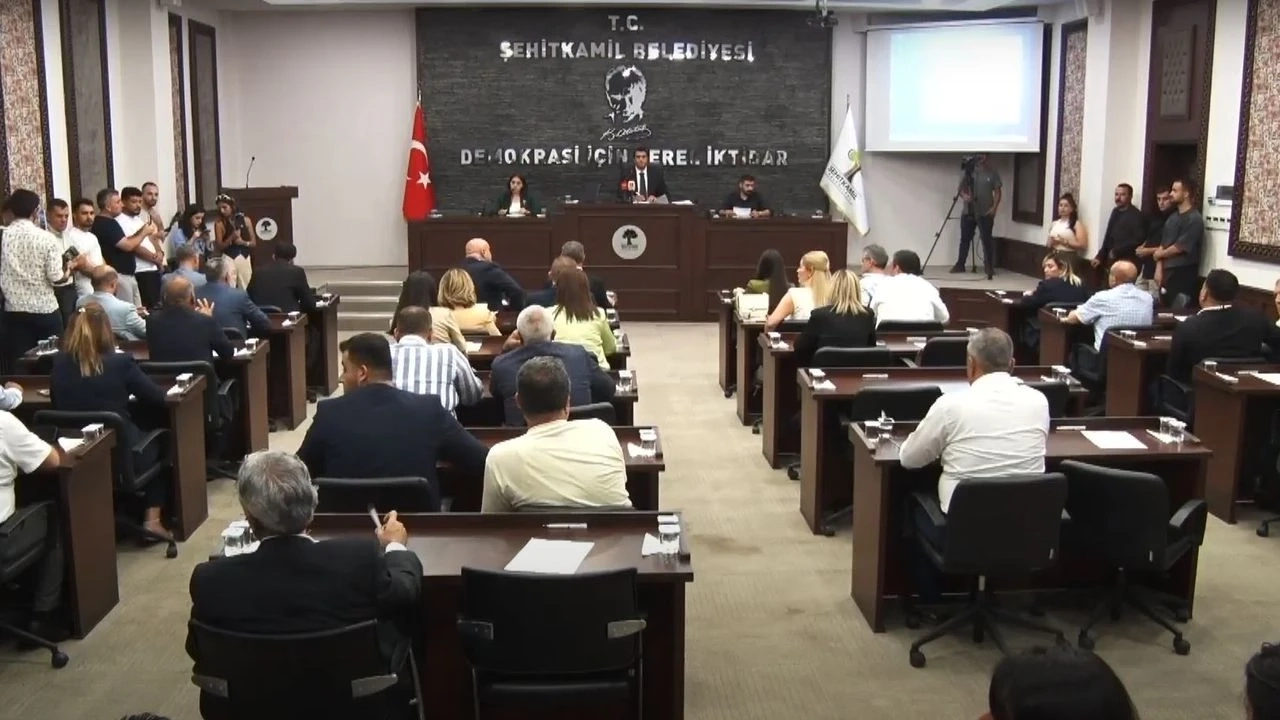 Şehitkamil Meclisi’nde Olağanüstü Toplantı Kararı: Nikah Ücretleri Gündemde, Gerilim Yükseldi