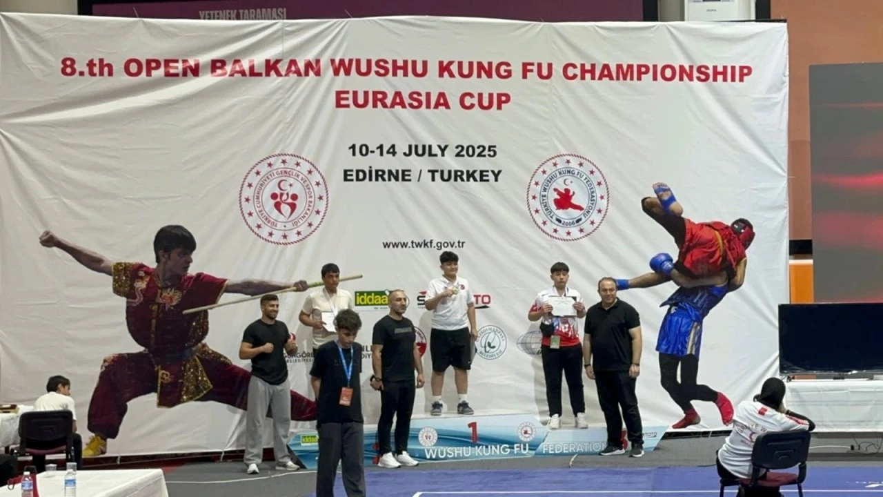 Sungur Wushu Kungfu’da Rüzgar gibi esti