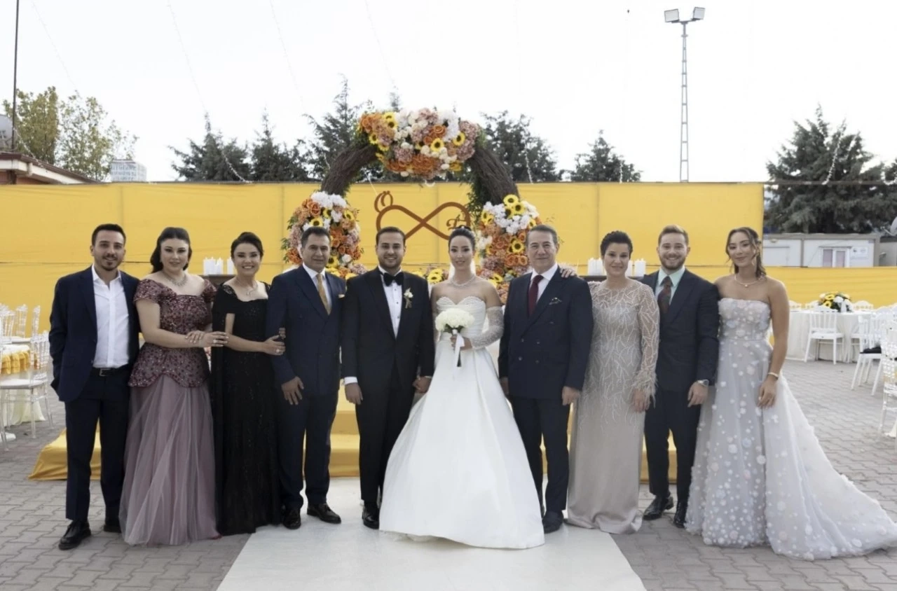 Türkmen ve Bartık Ailelerinin Görkemli Düğünü