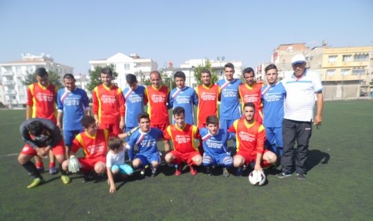 Binevlerspor 23 Nisanspor dostluk maçı oynadı 9-7