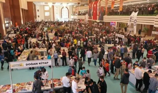 BAŞKAN TAHMAZOĞLU’NDAN ÇOCUK ŞENLİĞİ KİTAP FUARINA DAVET 