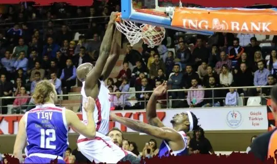 GAZİANTEP BASKETBOL’DAN 7 SEZONUN EN İYİ BAŞLANGICI BASKETÇİLER FARKLI KAZANDI
