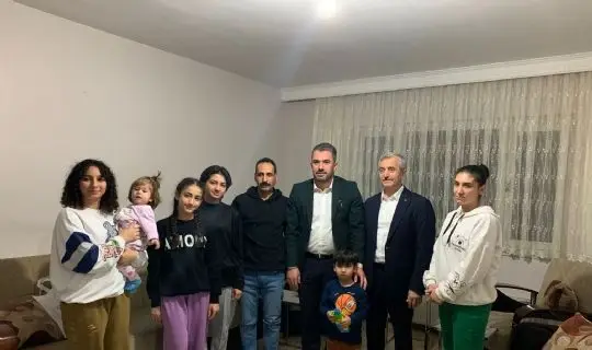 BAŞKAN TAHMAZOĞLU DEPREMZEDELERİ ANKARA’DA YALNIZ BIRAKMADI