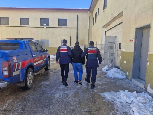 15 Yıl 3 Ay Hapis Cezasıyla Aranan Şahıs JASAT&rsquo;tan Ka&ccedil;amadı