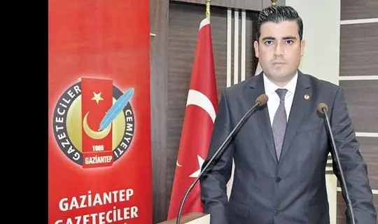 AY: ´NEFRETLE KINIYORUZ´