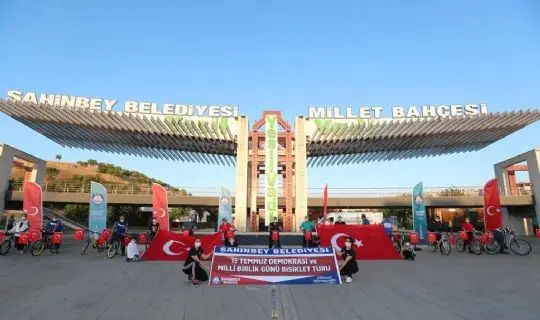 ŞAHİNBEY BELEDİYESİ 15 TEMMUZ ŞEHİTLERİNİ ANMA BİSİKLET TURU DÜZENLEDİ