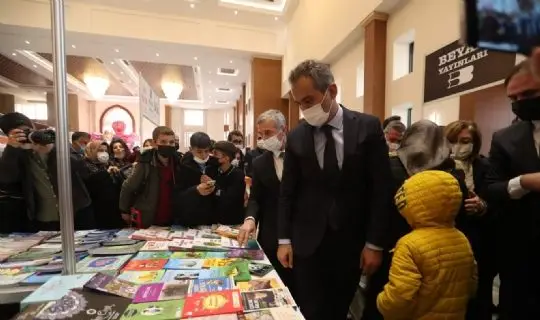 GAZİANTEP ŞAHİNBEYLİ KİTAP SEVER ÇOCUKLAR İÇİN ÇİFTE SEVİNÇ TEK FESTİVALDE BULUŞTU