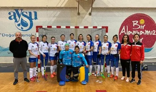 POLİSGÜCÜ’NÜN SULTANLARI EUROHOCKEY INDOOR CLUB TROPHY SAHNESİNDE