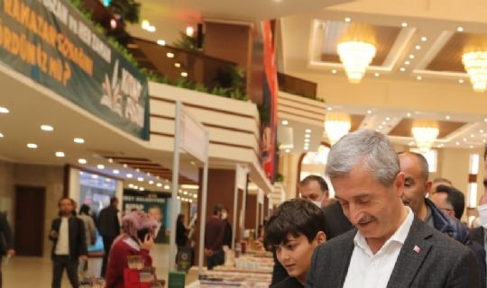 ŞAHİNBEY BELEDİYESİ’NİN ÜÇÜNCÜ KİTAP FUARI YÜZ BİNİ AŞKIN KİŞİYİ AĞIRLADI