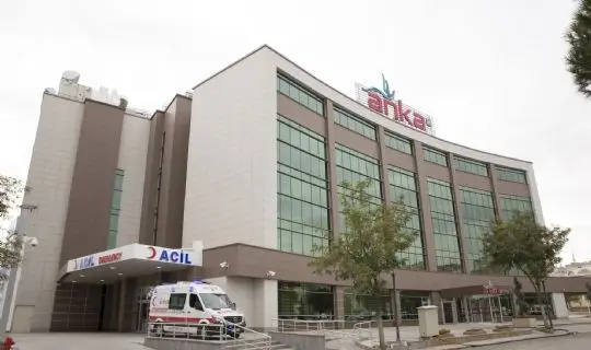 Kanser hastasına ince bağırsağından mide yapıldı