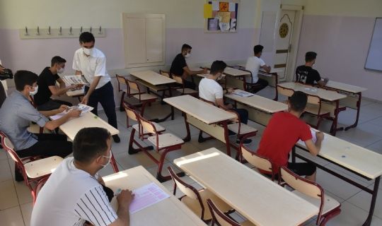 ŞAHİNBEY BELEDİYESİ´NDEN ÖĞRENCİLERE YKS DESTEĞİ
