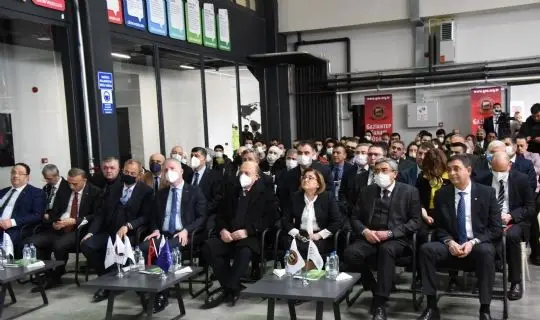 -GAZİANTEP MODEL FABRİKA, DEĞİŞİM VE D&Ouml;N&Uuml;Ş&Uuml;ME &Ouml;RNEK OLUYOR 