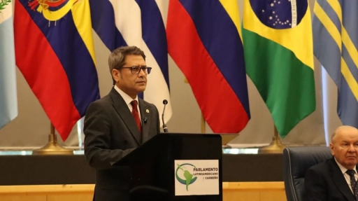 Ali Şahin&rsquo;e Panama&rsquo;da Ayakta Alkış