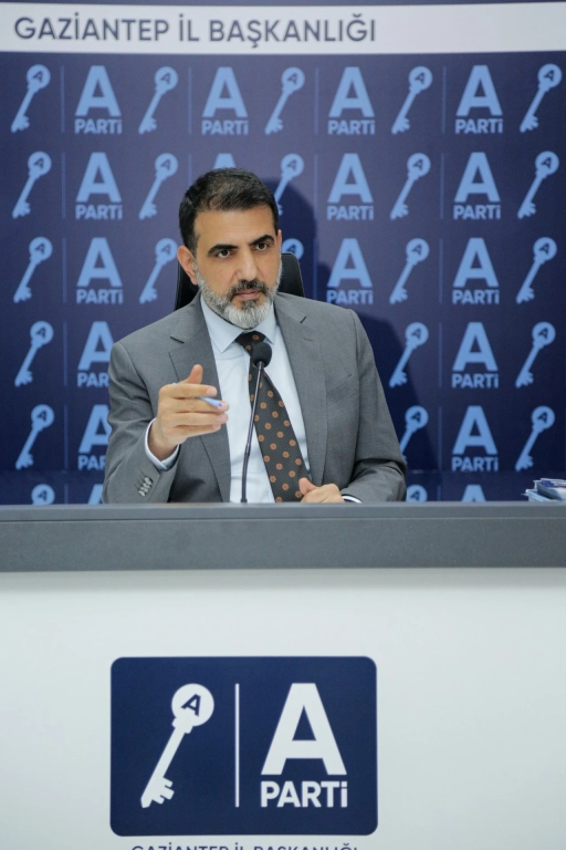 Anahtar Parti'den Sert Çıkış: "Milletin Vicdanı Adına Söz Alıyoruz, Referandum İstiyoruz!"