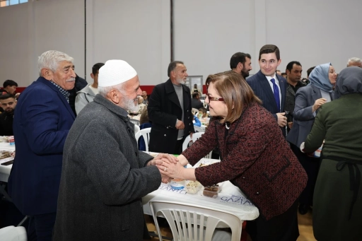 Başkan Şahin, Oğuzeli&rsquo;nde vatandaşlarla iftar sofrasında buluştu