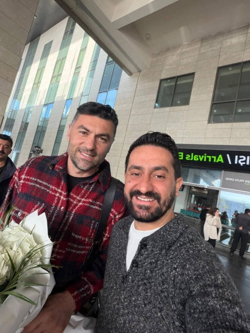 Burak Yılmaz&rsquo;a Havalimanında Sıcak Karşılama
