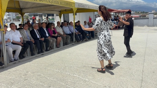Deprem Yaralarının Sarıldığı İslahiye’de Bahar Coşkusu: OPET Anadolu Lisesi’nden Moral Dolu Şenlik