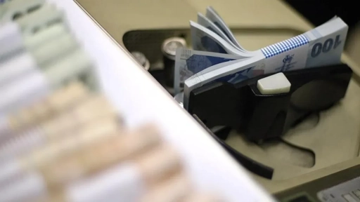 Emeklilere Faizsiz Kredi M&uuml;jdesi: 12 Ay Vadeyle 40 Bin TL Destek